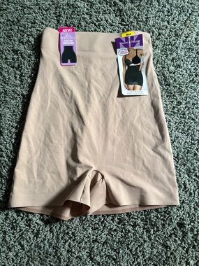Naomi & Nicole Hi Waist Boyshort Size M Cloud Like Compression NWT Tan/Beige